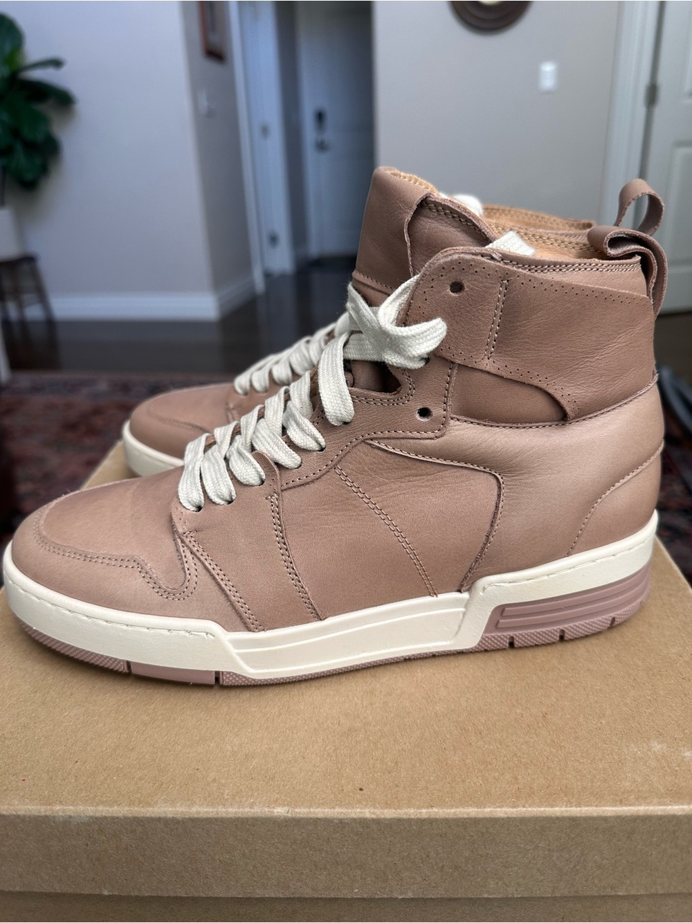 NWT sz 9 Steve Madden full leather Bizzy high top sneaker blush